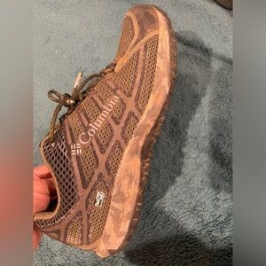 Columbia hiking shoes size 7 men